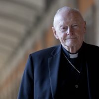 El Vaticano expulsa del sacerdocio a excardenal acusado de pederastia