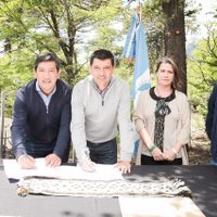 Marcos Koopmann destinó un importante aporte a los bomberos de Moquehue