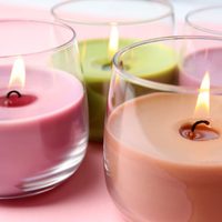 No tires los restos de vela y convertilos en una súper vela aromática multicolor sin gastar un peso