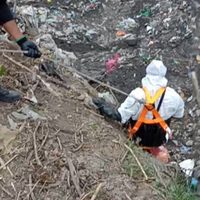 Colectiva feminista encuentra cuerpo en canal de aguas negras de Nextlalpan
