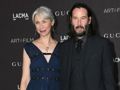 La novia de Keanu Reeves pidió una orden de alejamiento para una fanática que los hostiga