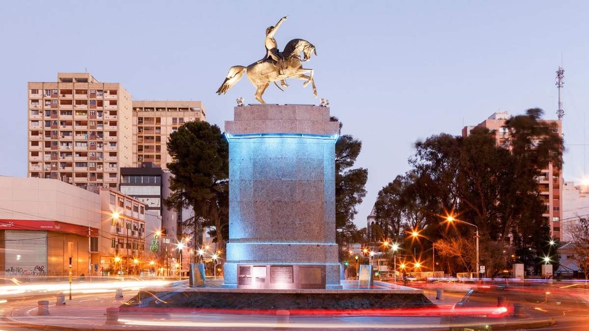 Monumento a San Martín. Fuente: (Twitter)