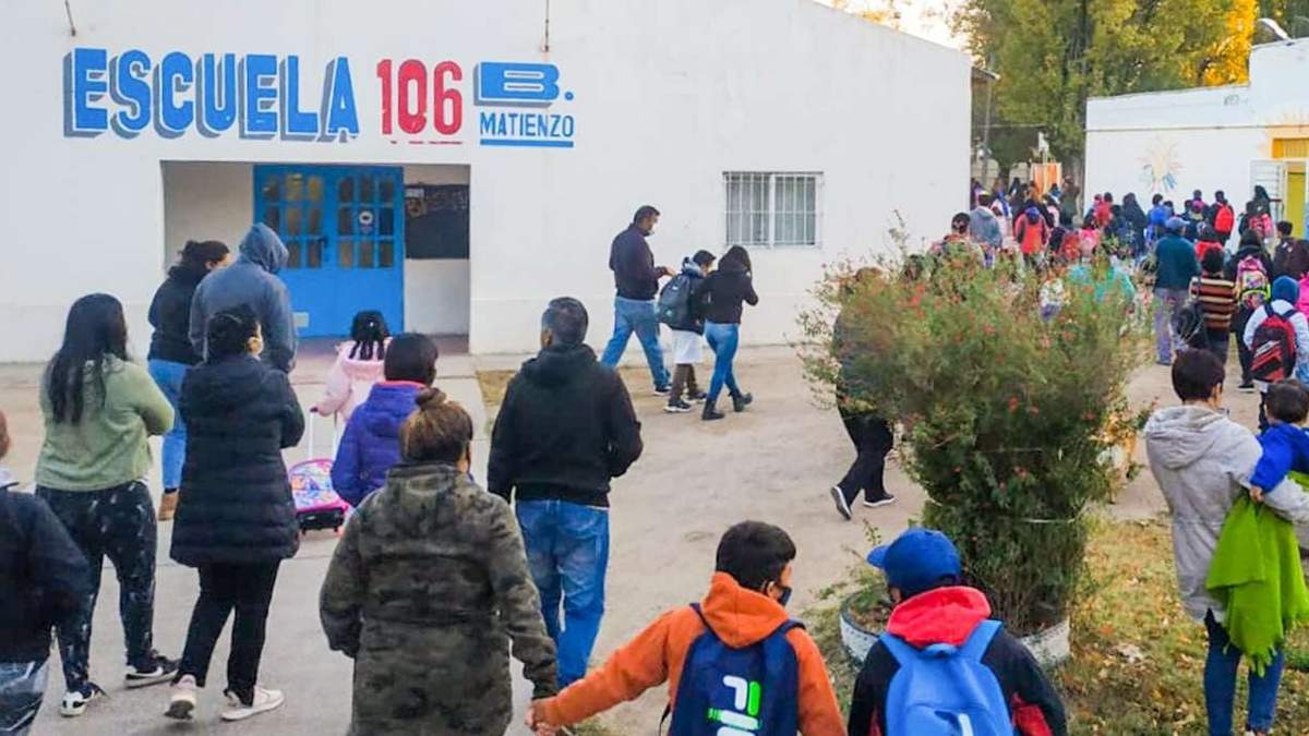 Escuela 106 de Plottier. Fuente: (Neuquén Informa).
