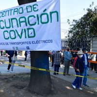 Mujer de 85 años aprovecha la vacunación para denunciar que es víctima de maltrato