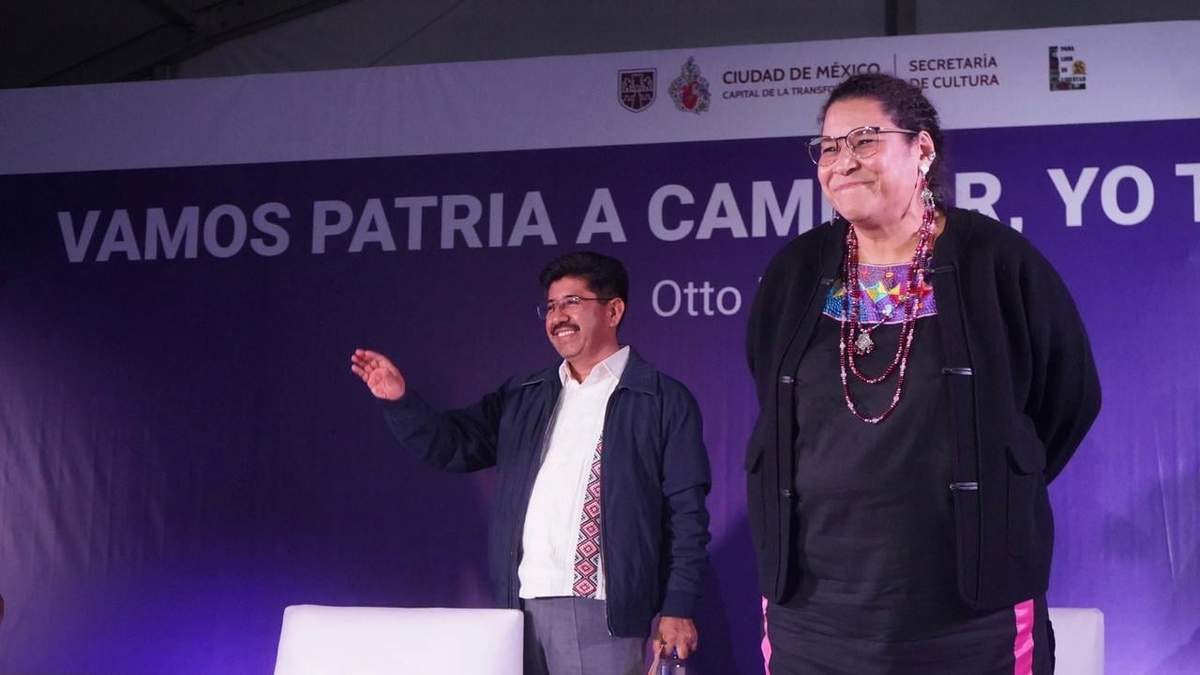 Lenia Batres y Hugo Aguilar en la FIL Zócalo