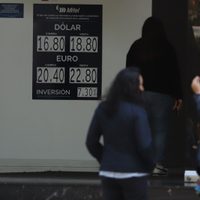 Peso gana a pesar de datos de inflación