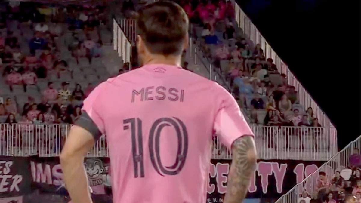Lionel Messi no encuentra explicaciones.