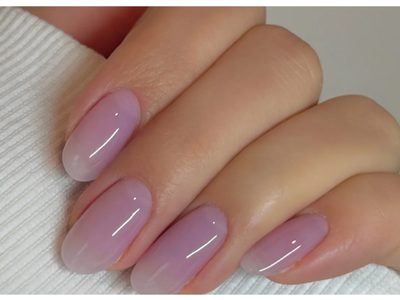 Llevá tus uñas nude clásicas a otro nivel con un Nail Art súper elegante y discreto