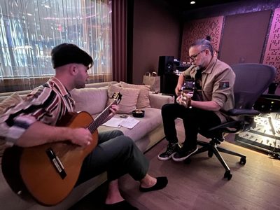 Con “No hace falta saber”, Luis Enrique y Benjamín Walker salen a la defensa de la canción de autor