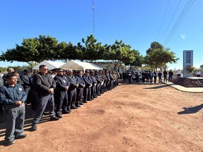Policías de Etchojoa, Sonora, se manifiestaron afuera del ayuntamiento para exigir mejor sueldo
