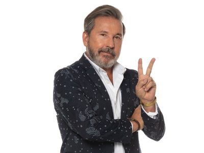 Ricardo Montaner mostró la particular forma en la que duerme junto a su esposa