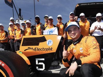 Pato O’Ward consigue la Pole Position en la IndyCar en Thermal (Video)