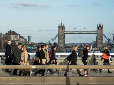 Por temor al coronavirus, el Parlamento británico entra en receso