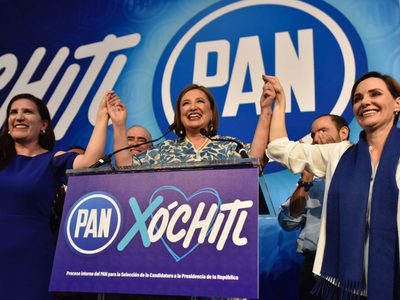 Xóchitl Gálvez formaliza en el PAN su precandidatura; arremete contra Sheinbaum y Zaldívar