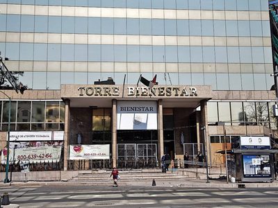 Funcionarios ligados a la corrupción operan programas de la 4T