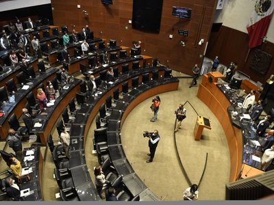 Legisladores rechazan periodo extraordinario para revocación de mandato