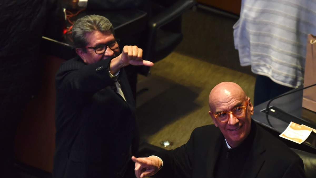 Ricardo Monreal y Dante Delgado, en la sesión del martes