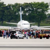 Tiroteo en aeropuerto de Florida; reportan al menos cinco muertos