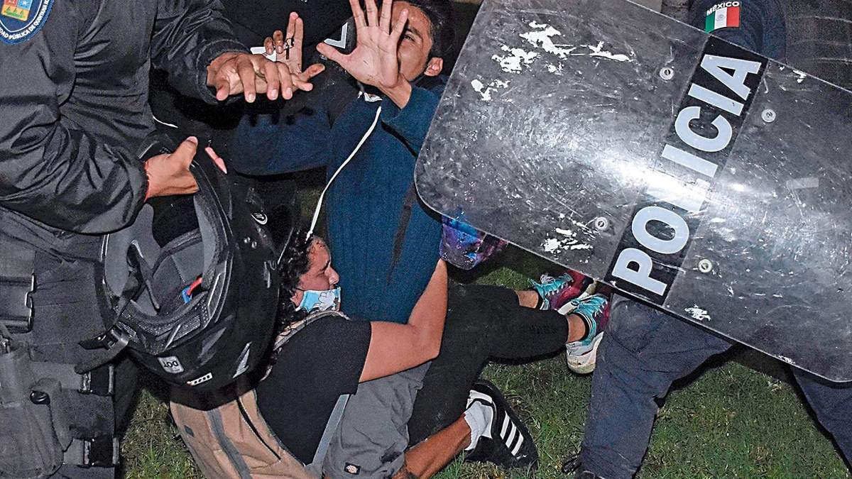 Agresión policial en Cancún