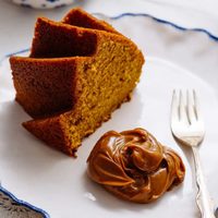 Budín de dulce de leche casero: preparate este postre suave y tentador que se hace rápido y dura varios días