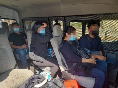 INM detiene a presunto funcionario de la Cámara de Diputados que transportaba a cinco migrantes