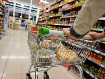 Prepará el bolsillo: especialistas advierten que la inflación volverá a acelerarse en marzo