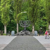 Israel colaborará en la reparación de memorial al holocausto dañado en un ataque ruso en Kiev