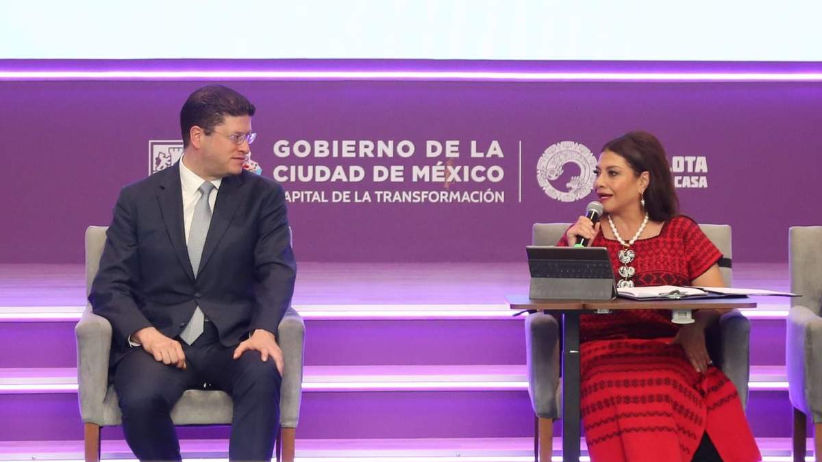 Pablo Vázquez y Clara Brugada durante la inauguración de la Casa Ciudad de México International Media Center