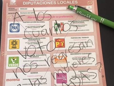 Familiares de desaparecidos "votan doble" en las urnas