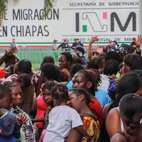 Migrantes africanos marchan por calles de Tapachula para exigir 'libertad” (Video)