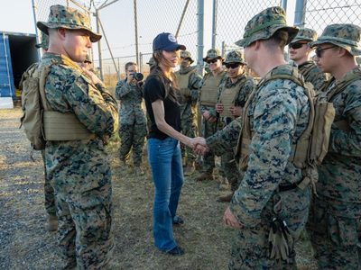 Gobierno de Trump lanza recordatorio de autodeportación a inmigrantes: "Váyanse ahora"