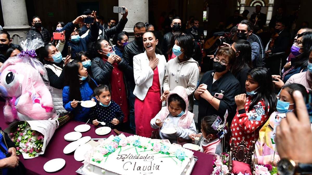 Claudia Sheinbaum, festejó esta mañana su cumpleaños 60