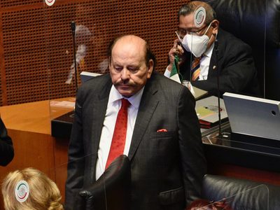 Guadiana pide que la UIF investigue a la UNAM; senadores de Morena se deslindan