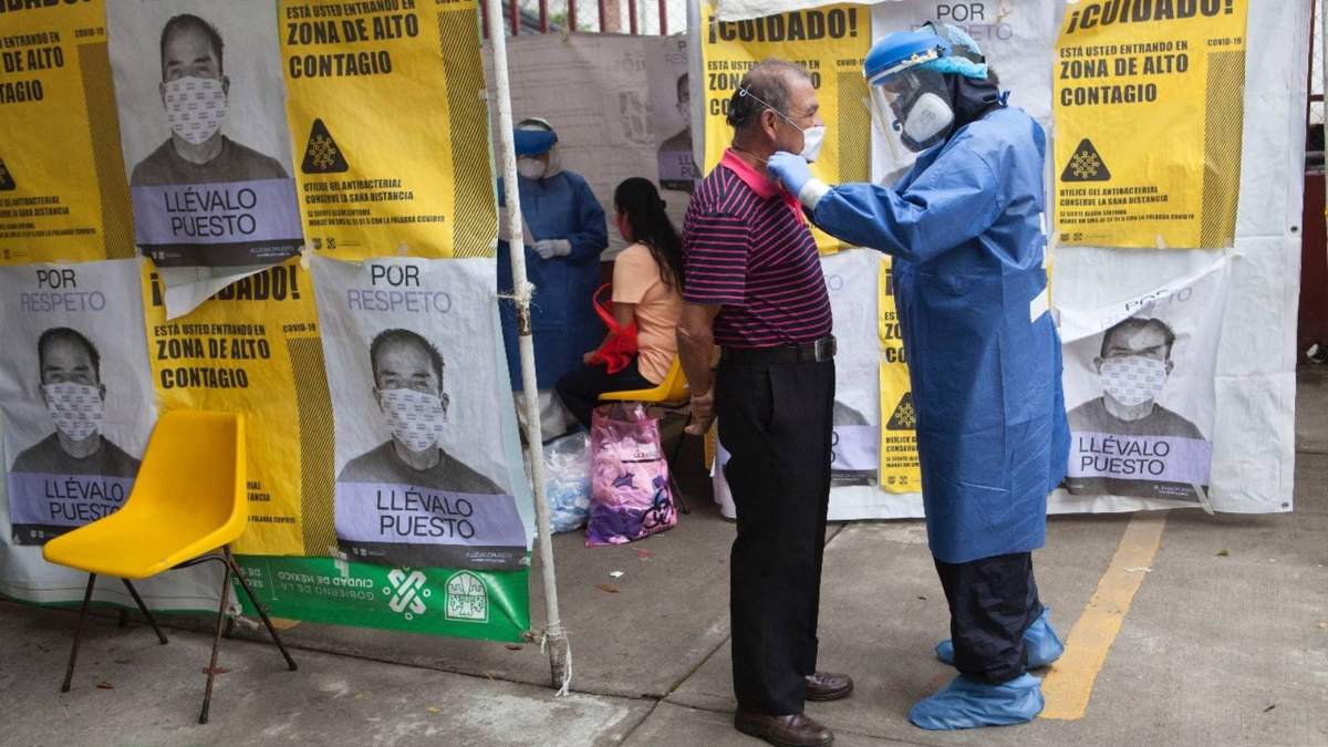 Personas vacunadas pueden convertirse en contagiadores aún, alertan inmunólogos