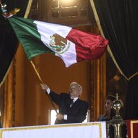"¡Vivan las culturas del México prehispánico!": clama AMLO en el Grito de Independencia