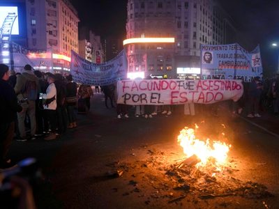 Muere manifestante tras ser detenido por policía en una protesta en Buenos Aires