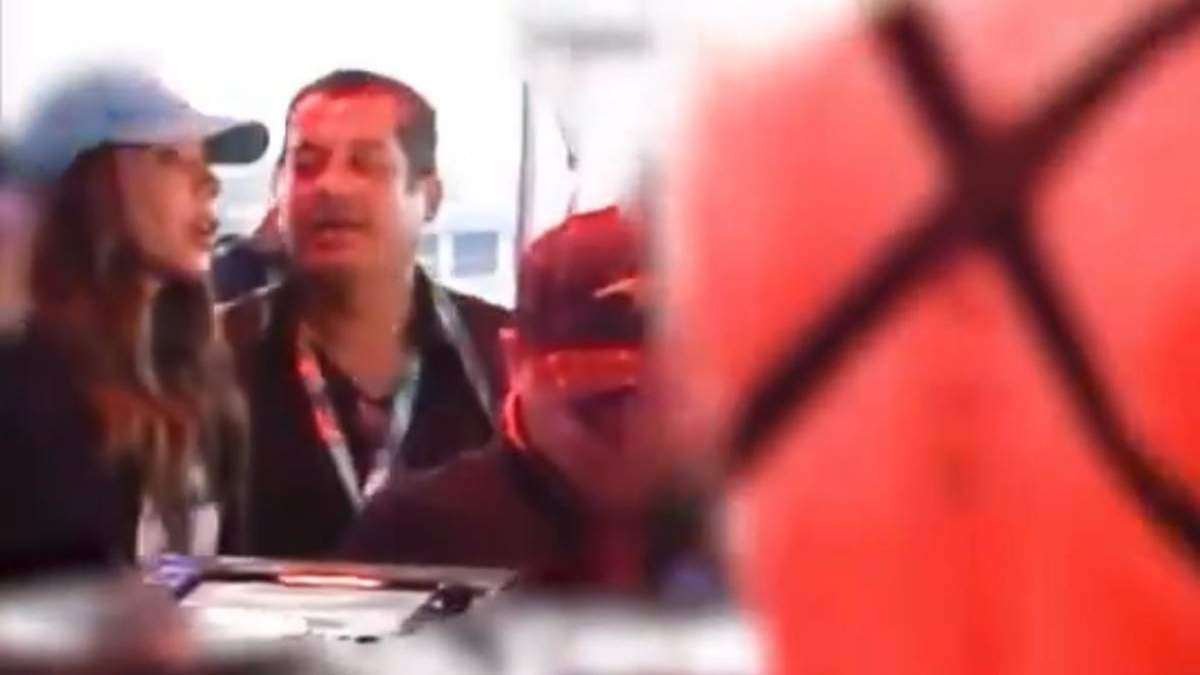 Sergio Gutiérrez Luna y su esposa, la legisladora del PT, Diana Karina Barreras, en fiesta VIP