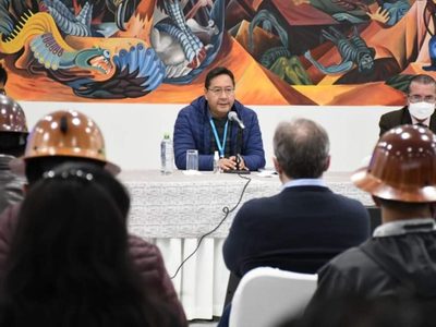 Presidente de Bolivia se aplicará la vacuna rusa "como muestra de confianza"