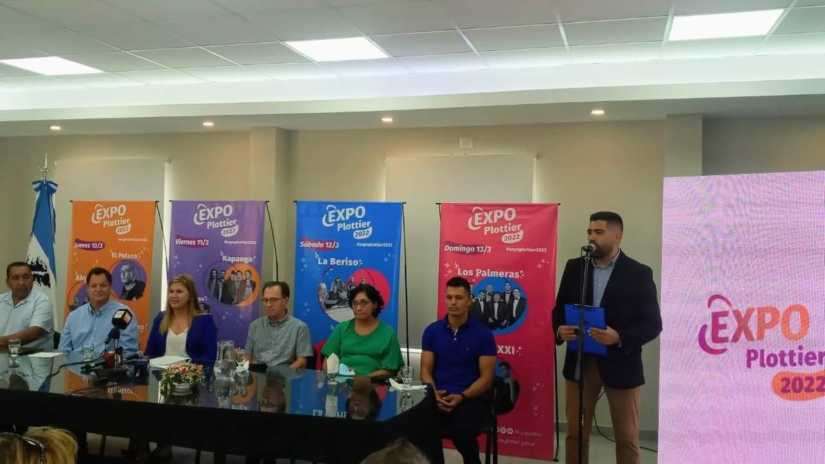 Autoridades de Plottier al anunciar la Expo. Fuente: (Twitter)