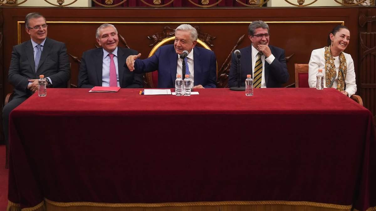 AMLO y las corcholatas de Morena