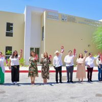 Gobernador Durazo inaugura albergue para familiares de pacientes del hospital de especialidades