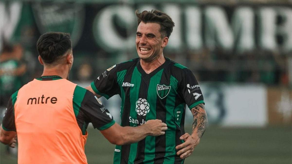 El defensor Tomás Fernández se fue como centro delantero y definió como tal.