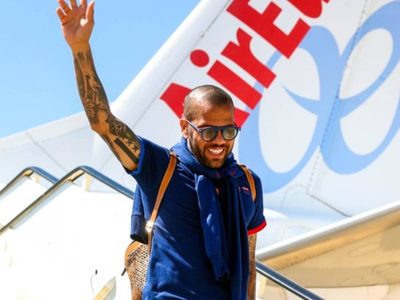 Pumas hace oficial la llegada de Dani Alves (Video)