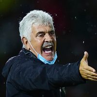 Tuca Ferretti dejó de ser técnico de los Bravos de Juárez
