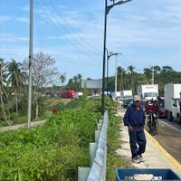 Habitantes bloquean carretera Acapulco-Pinotepa; exigen reconstruir comunidades por huracán Erick