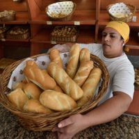 Economía en rojo: el pan sube hasta un 15%