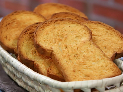 El trucazo para preparar las mejores tostadas sin tostadora, en el horno y en pocos minutos