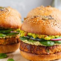 Cambio de identidad: piden que las hamburguesas veganas lleven otro nombre