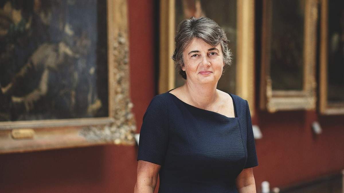 Laurence Des Cars, directora del Louvre.