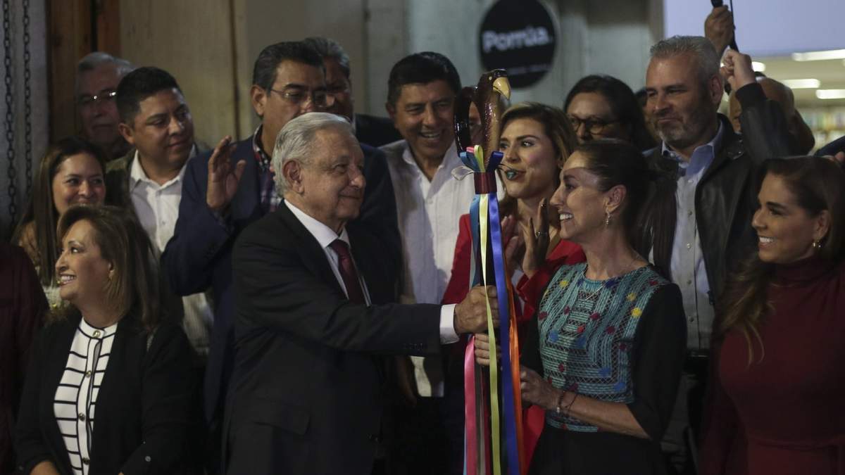 La entrega del "bastón de mando"